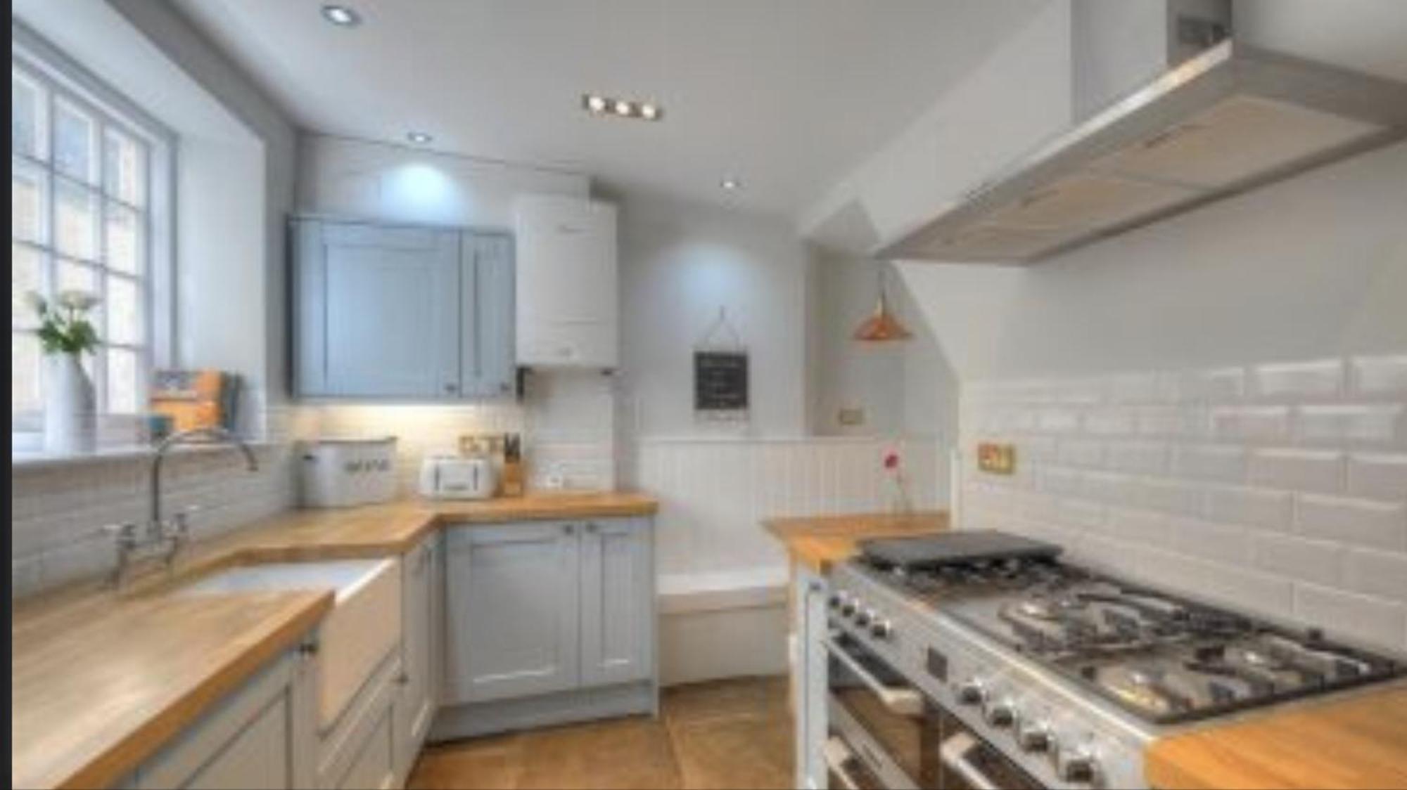 Little Monmouth 4 Bedroom Cottage, Old Town Lyme Regis, Dog Friendly And Parking Eksteriør billede