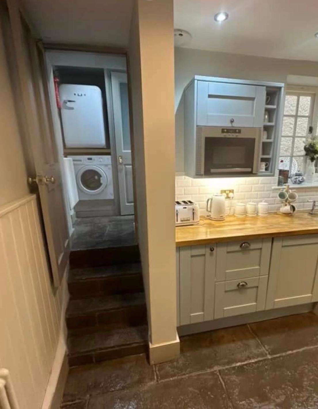 Little Monmouth 4 Bedroom Cottage, Old Town Lyme Regis, Dog Friendly And Parking Eksteriør billede