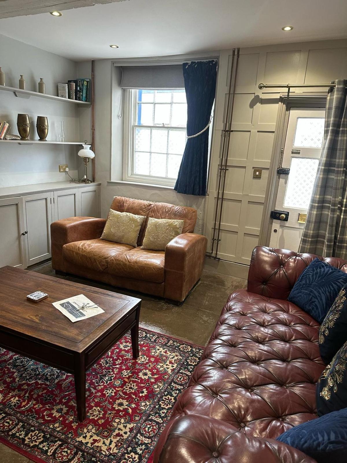 Little Monmouth 4 Bedroom Cottage, Old Town Lyme Regis, Dog Friendly And Parking Eksteriør billede