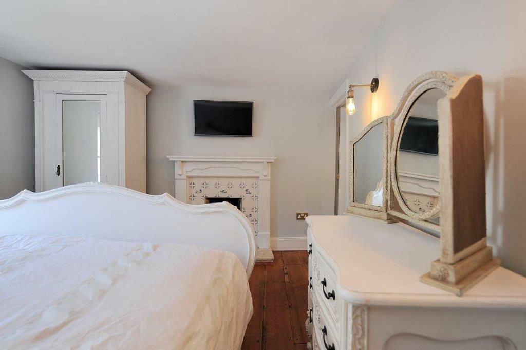 Little Monmouth 4 Bedroom Cottage, Old Town Lyme Regis, Dog Friendly And Parking Eksteriør billede