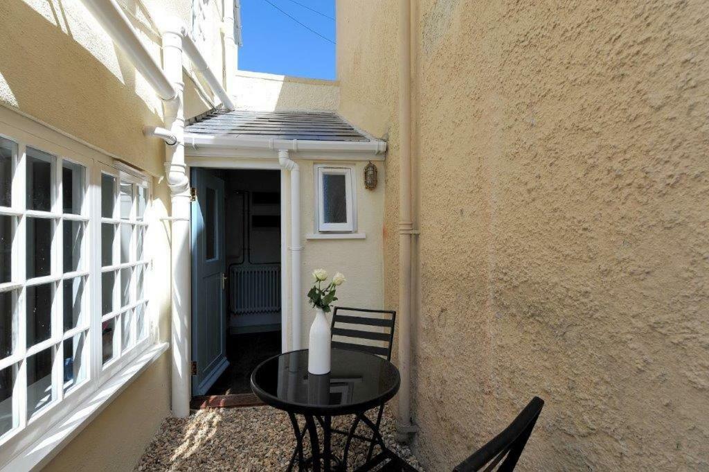 Little Monmouth 4 Bedroom Cottage, Old Town Lyme Regis, Dog Friendly And Parking Eksteriør billede