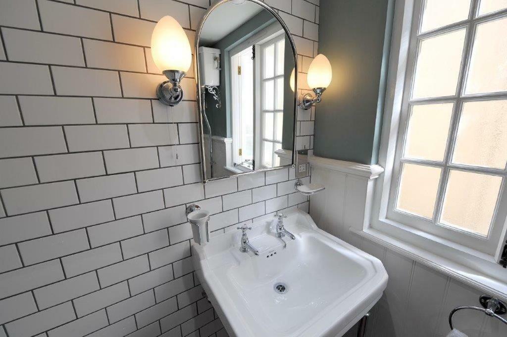Little Monmouth 4 Bedroom Cottage, Old Town Lyme Regis, Dog Friendly And Parking Eksteriør billede